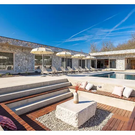 Beautiful In Holiday home *