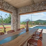 Luxurious In * Dicmo